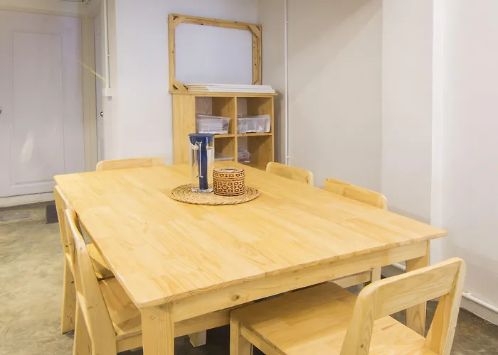Hostel Ekanake *