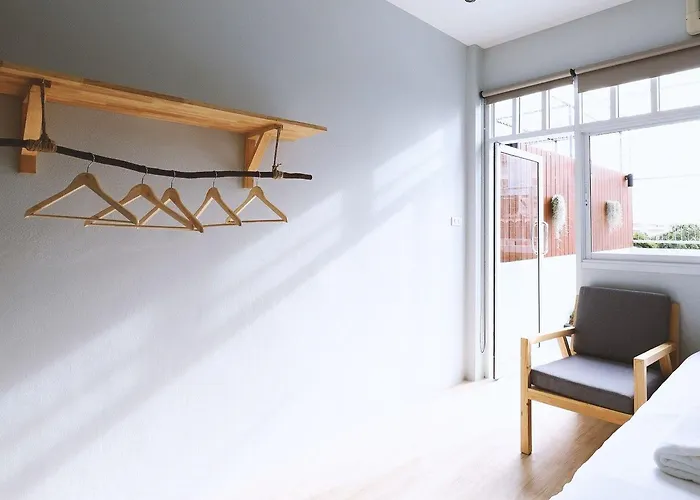Ekanake Hostel *