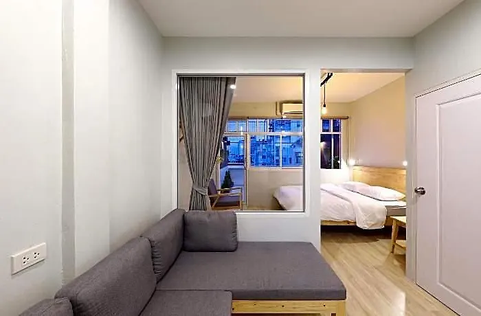 Ekanake Hostel *