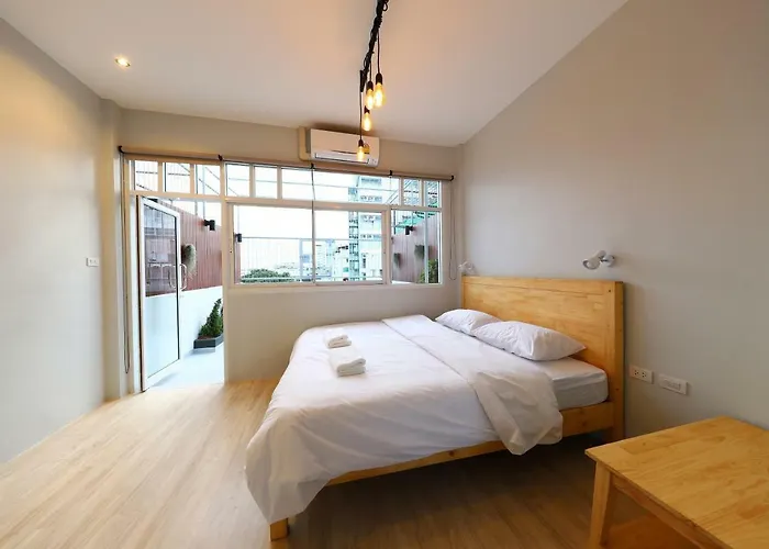 Hostel Ekanake *